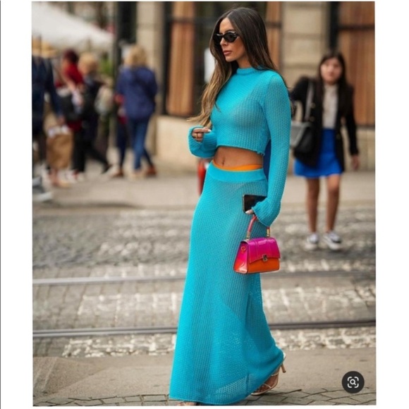 Luxurious blue knit crop top. Matching set available. Beach set. Going out set. - Picture 2 of 9